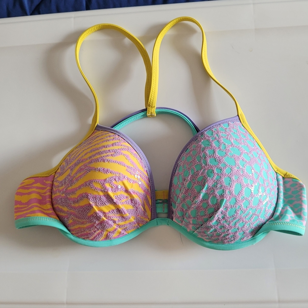 NEVER WORN Victoria Secrets Bikini Top